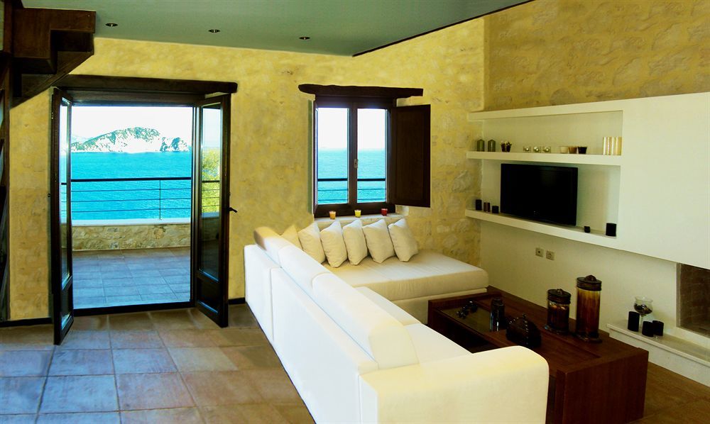 Exensian Villas&suites * Marathiás