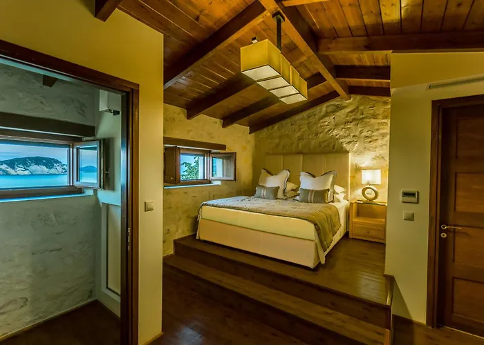 Exensian Villas & Suites