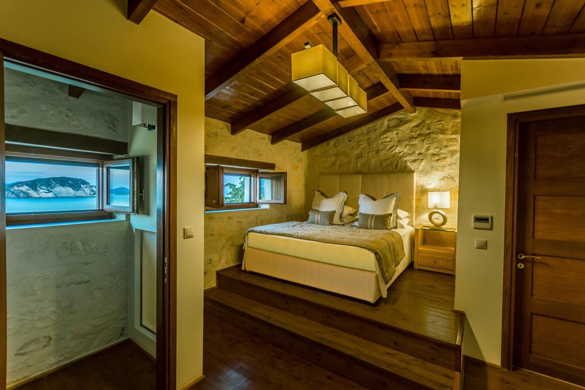 Villa Exensian & Marathias (Zakynthos)