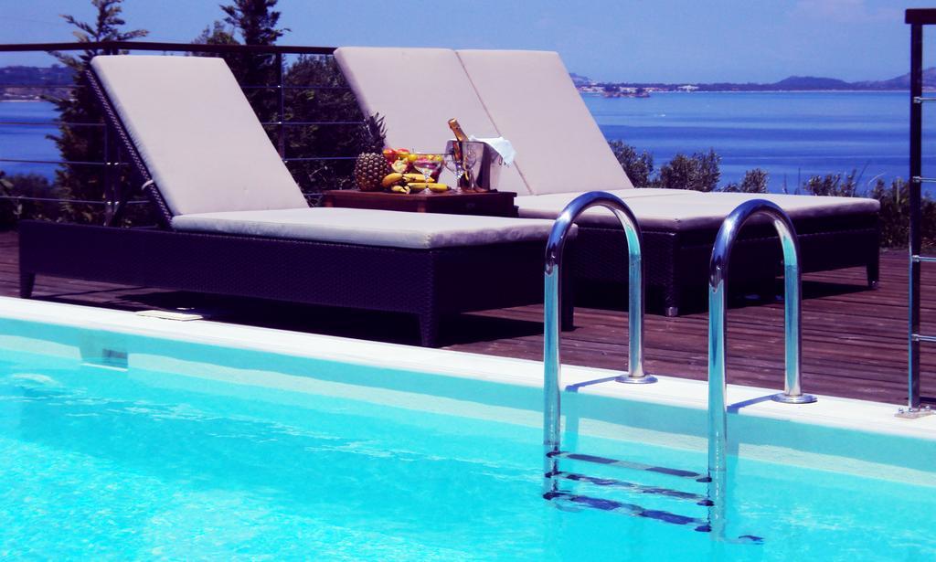 Villa Exensian &